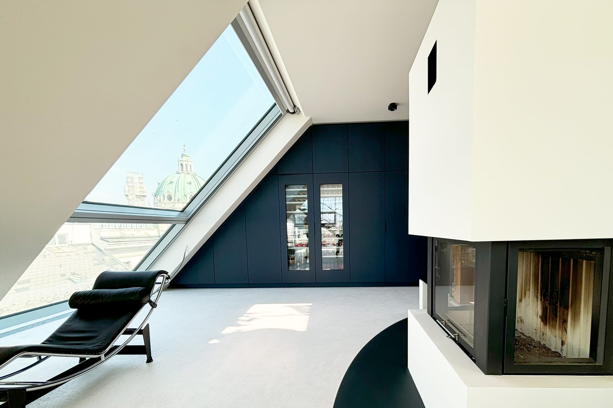 Blue Apple — Wohnraum mit Blick über Wien